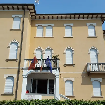 Montepiana Hotell 2*