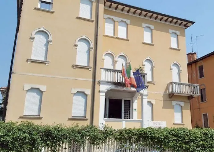 Montepiana Hotel 2*