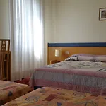 Montepiana מלון 2*