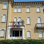 Montepiana מלון 2*