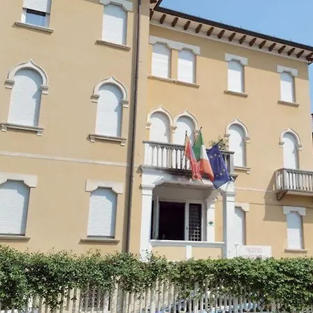 Montepiana Hotel 2*